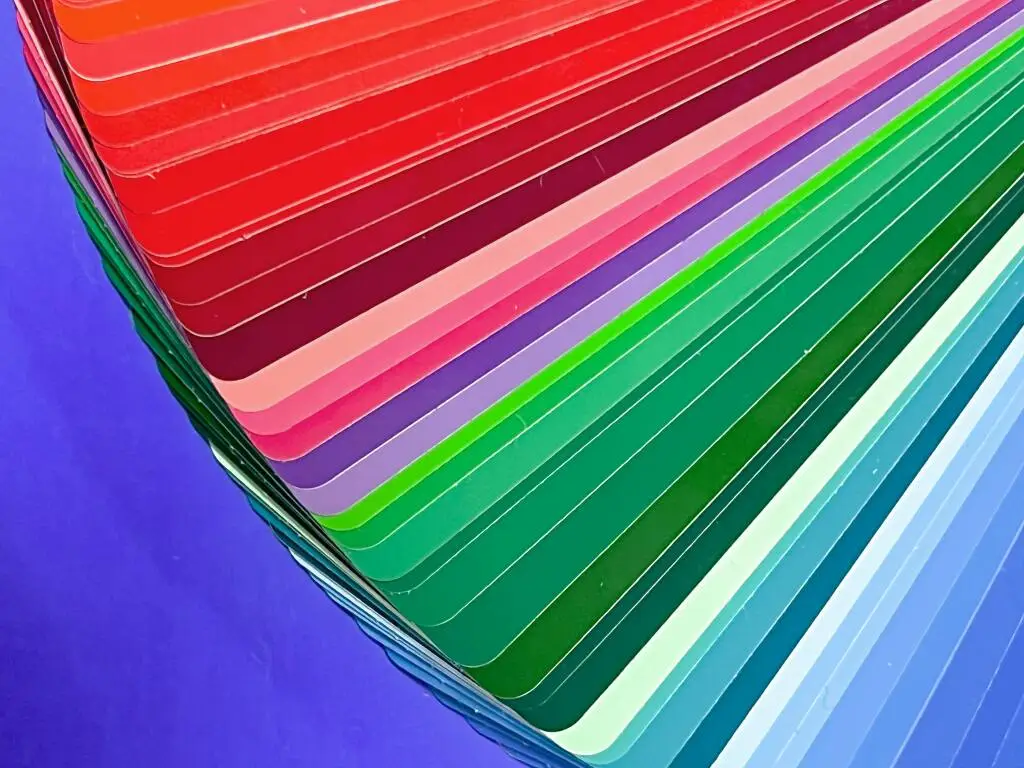 Photo d'un nuancier illustrant les différentes couleurs utilisables en graphisme